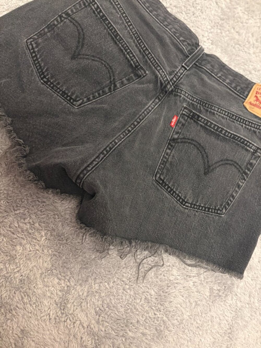 Levi's 90's Black Denim Distressed Shorts Size W32 - Picture 6 of 9